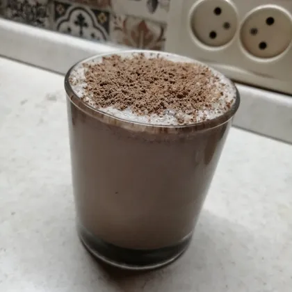 Молочный коктейль - шоколадная пена