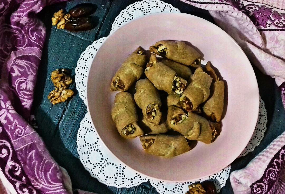 Рогалики с начинкой из сухофруктов и орехов