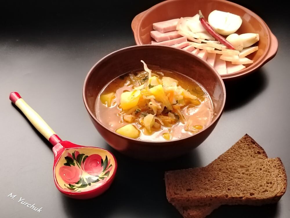 Щи из свежей и квашеной капусты