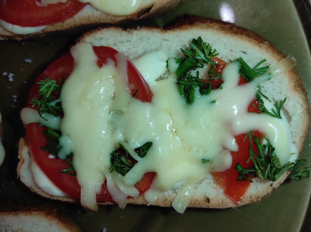 🥖 Бутерброды с помидором в микроволновке