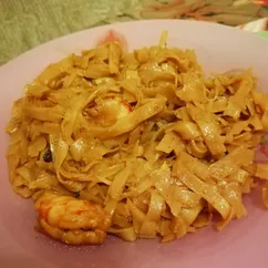 Жареная рисовая лапша  (Kway Teow)