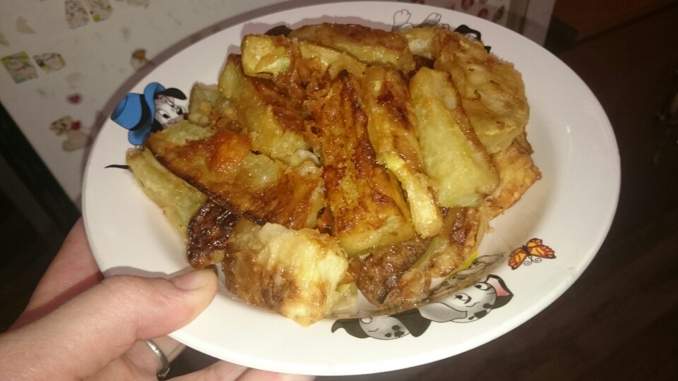 Кабачки в кляре с соусом