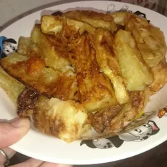 Кабачки в кляре с соусом