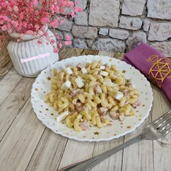 Макароны с копчёной курицей и сливками