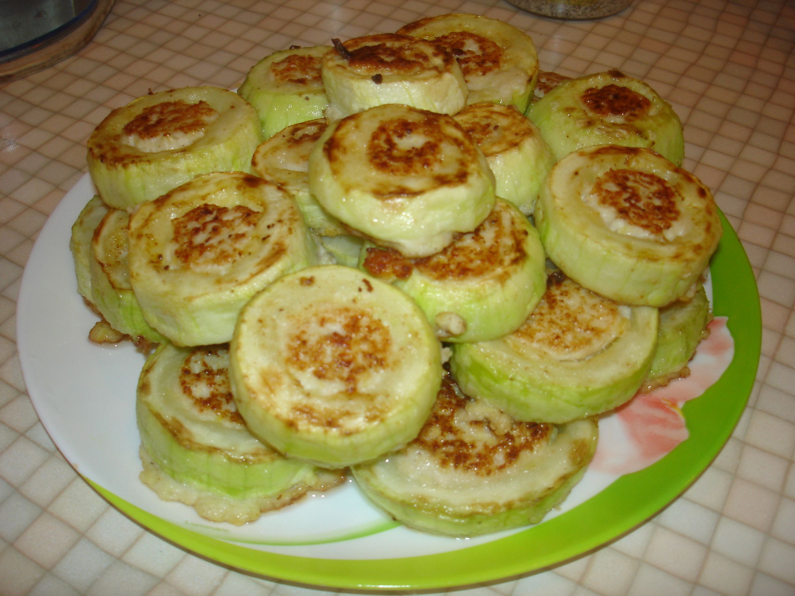 Куриные котлетки в кабачковых кольцах
