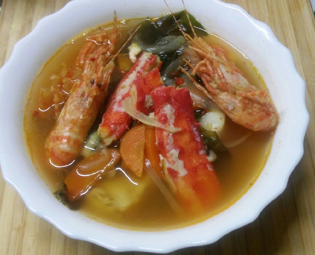 Хемультан (корейский суп с морепродуктами)