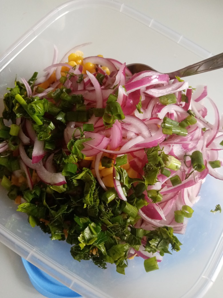 Салат с копчёной грудкой