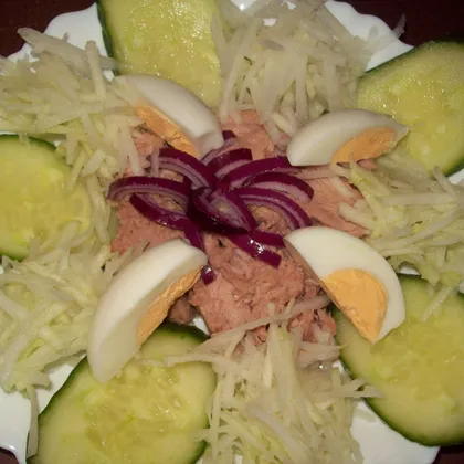 Салат из кольраби с тунцом