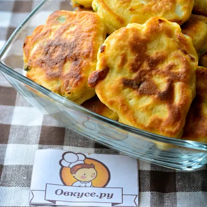 Оладьи с зеленым луком и яйцом