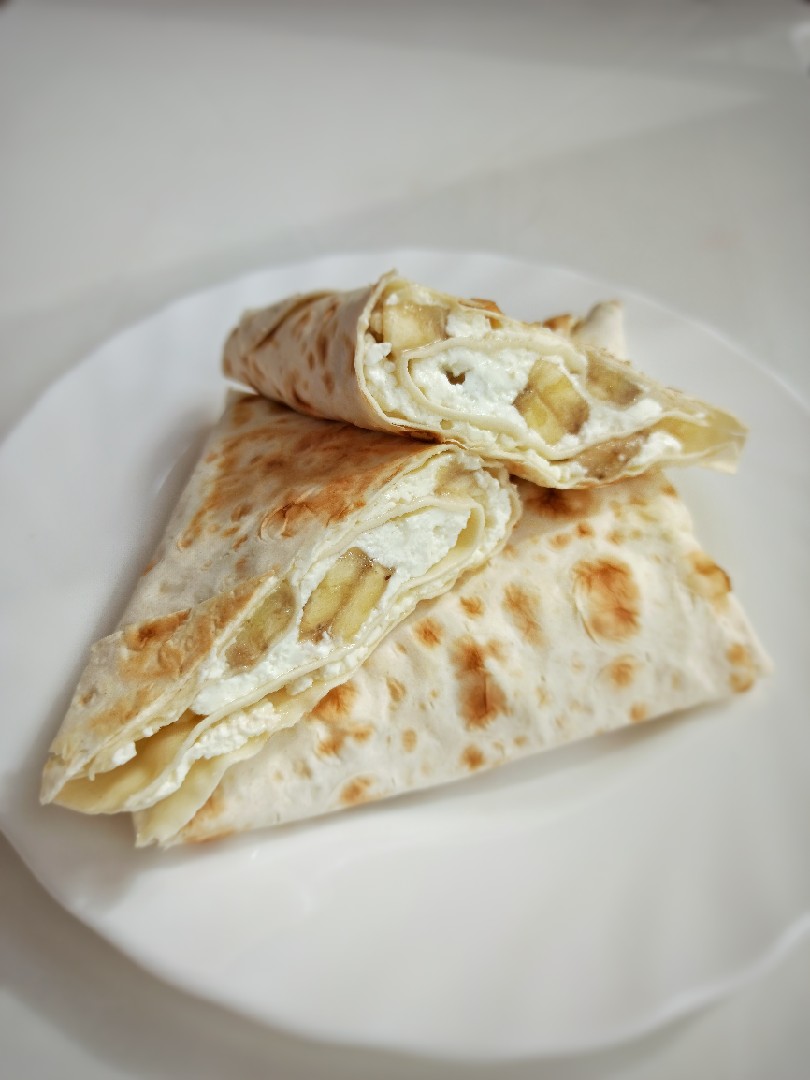 Конвертики с творогом и бананом
