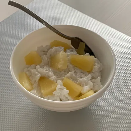 Рисовая каша на кокосовом молоке с ананасом