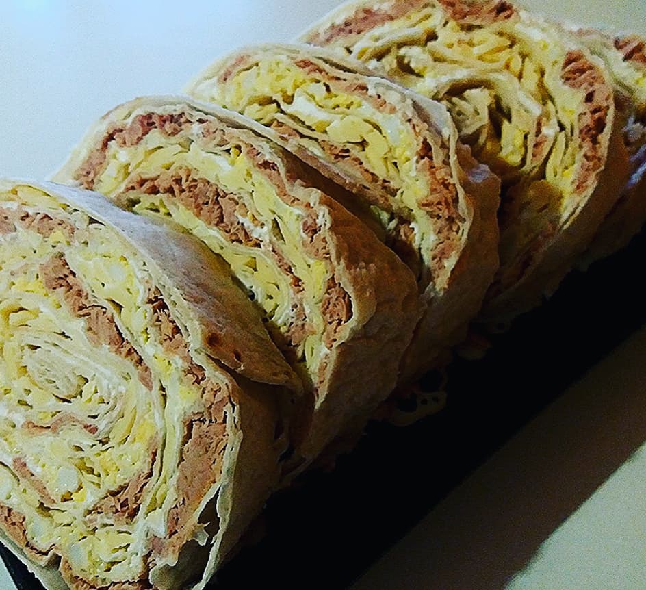 Рулет мимоза