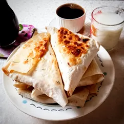 Треугольники с овощами, сыром и  зеленью