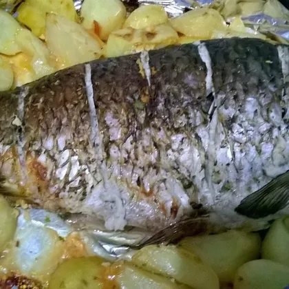 Карпик, запеченный в духовке с картошкой