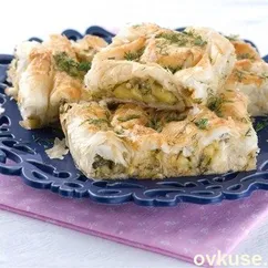 Греческий пирог с цукини, фетой и зеленью (Kolokithopita)