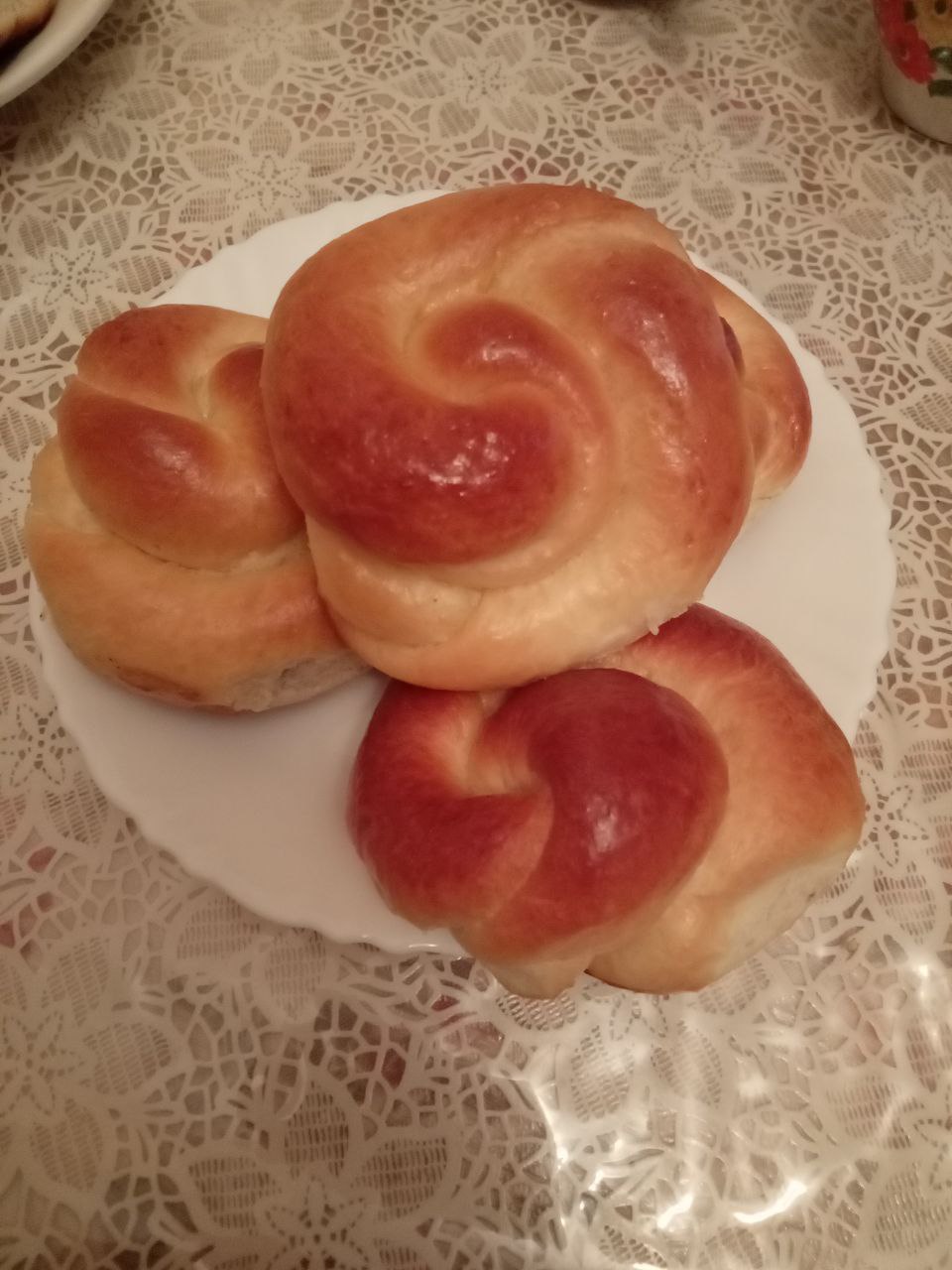 Булочки с изюмом