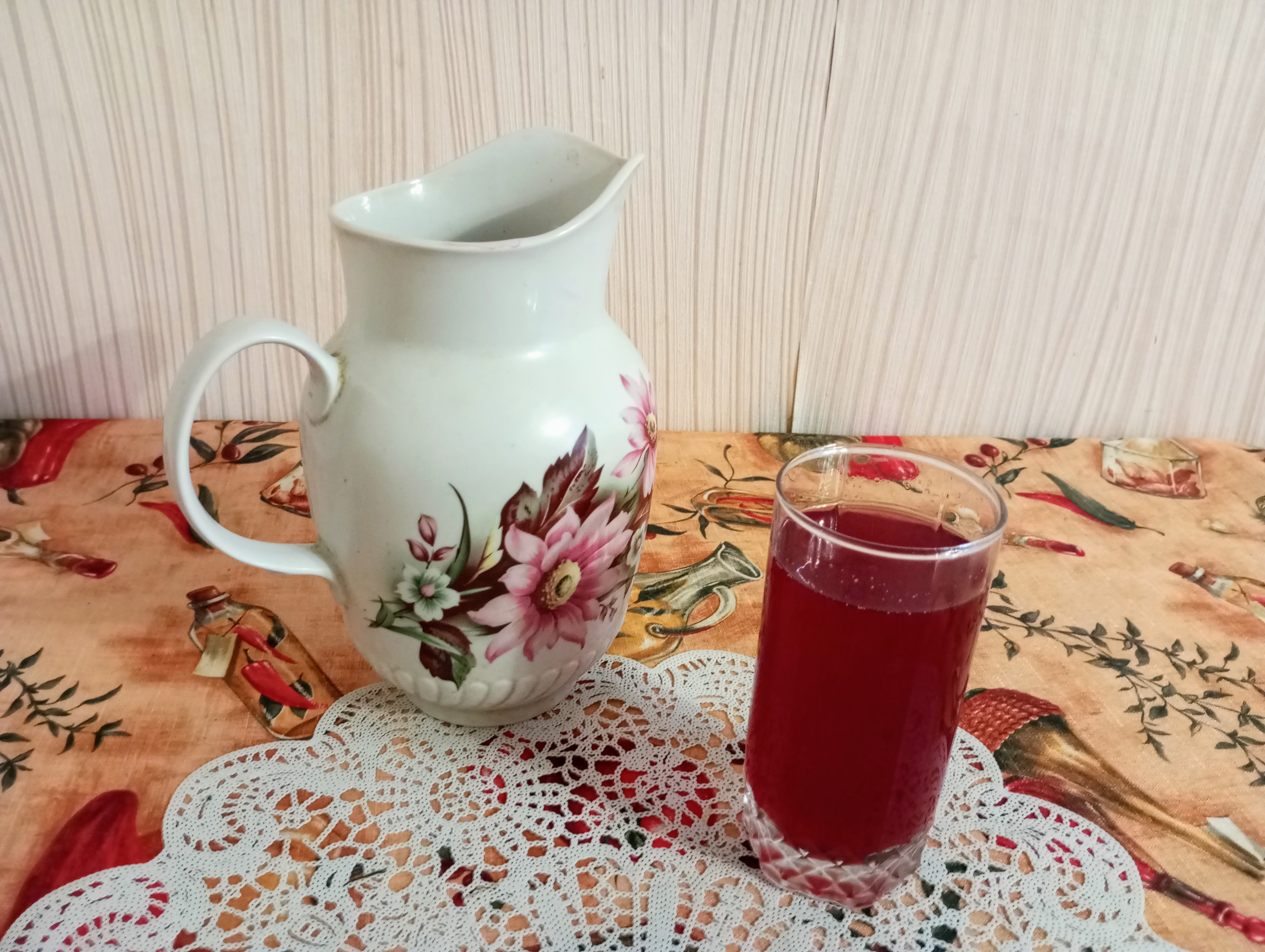 Компот из яблок  и черной смородины
