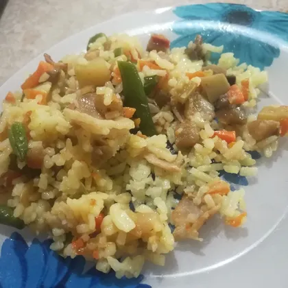 Бекон с овощами и рисом