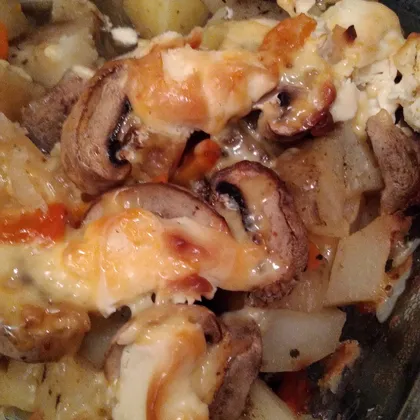 Мясное рагу с картофелем и грибами