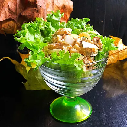 Луково-яичный салат с баклажанами