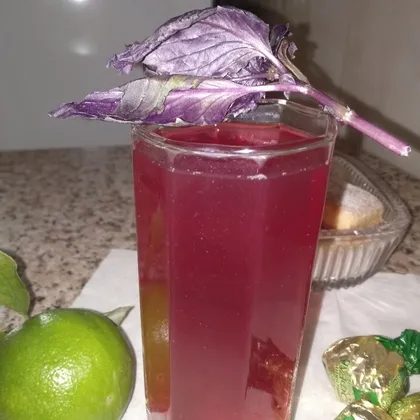 Напиток из рейхана(фиолетовый базилик) и лимона