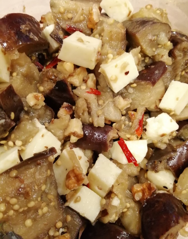 Печёные баклажаны с сыром