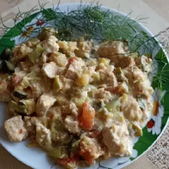 Курица с овощами с творожным сыром