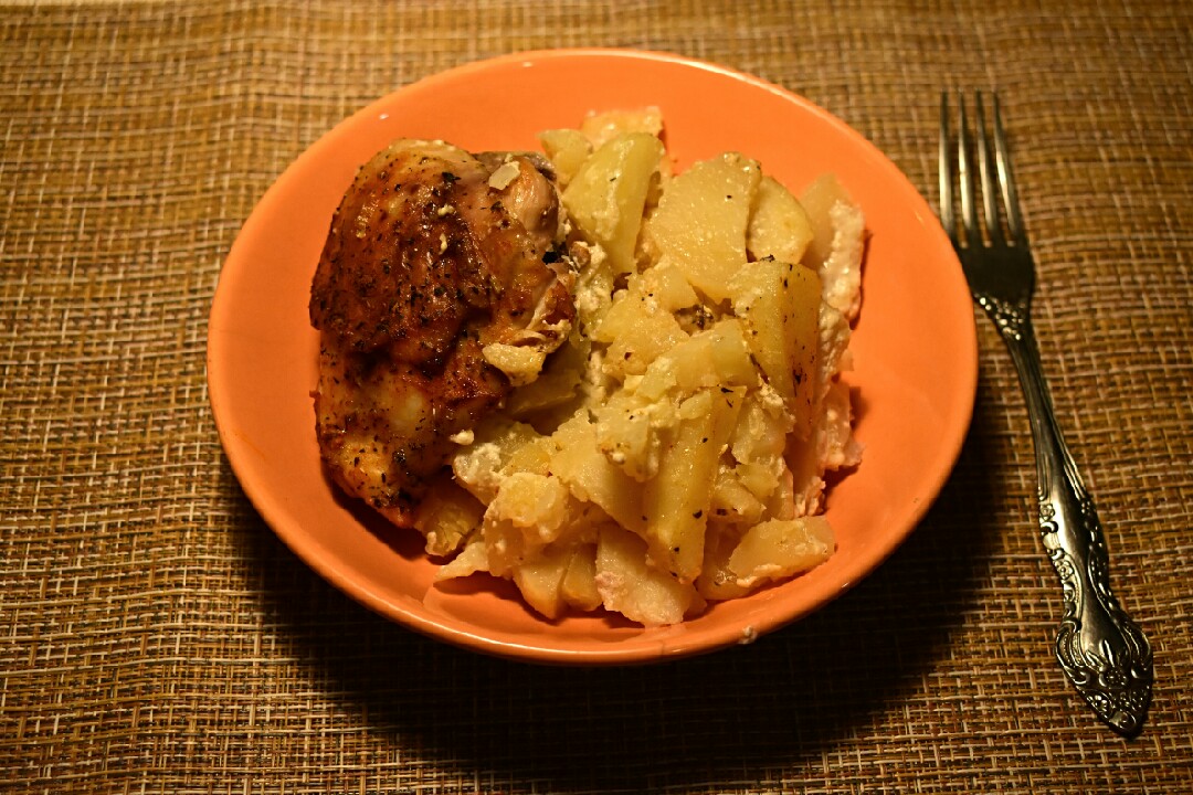 Картошка с мясом в кетчупе в рукаве для запекания