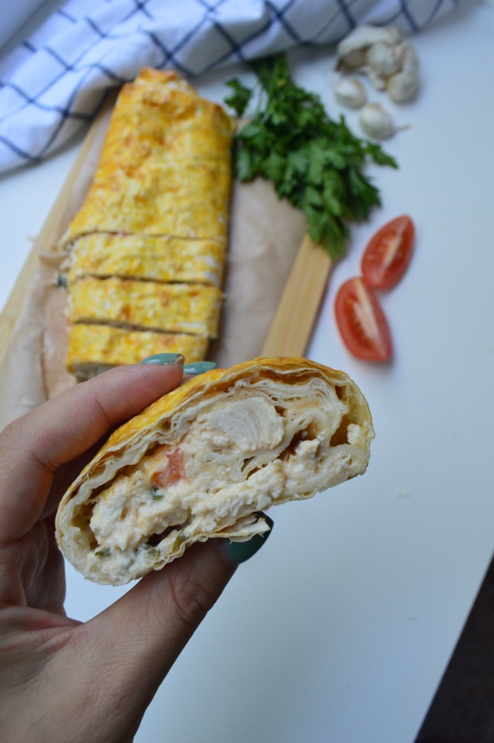 Куриный чесночный рулет