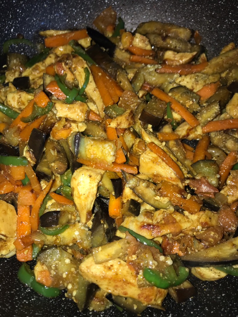 Куриное филе с овощами и фунчозой