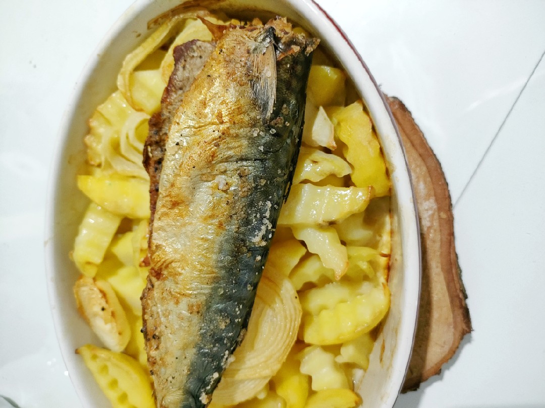Рыба, запечённая с картошкой в духовке - рецепт автора Natalia Mikhailova ✈