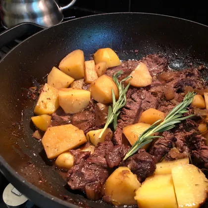 Тушеная говяжья лопатка (Stout Beef Stew)