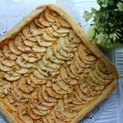 Слоёный пирог с заварным кремом и яблоками🍎🍏