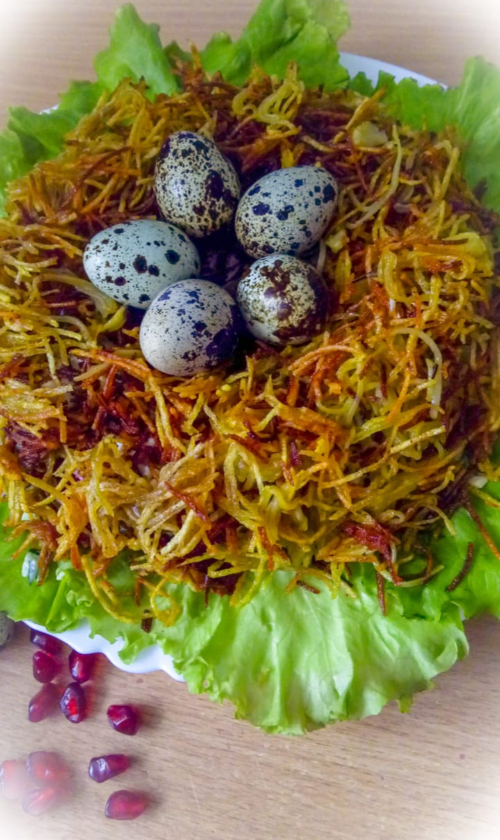 Салат «Гнездо глухаря» – 10 пошаговых классических рецептов с фото