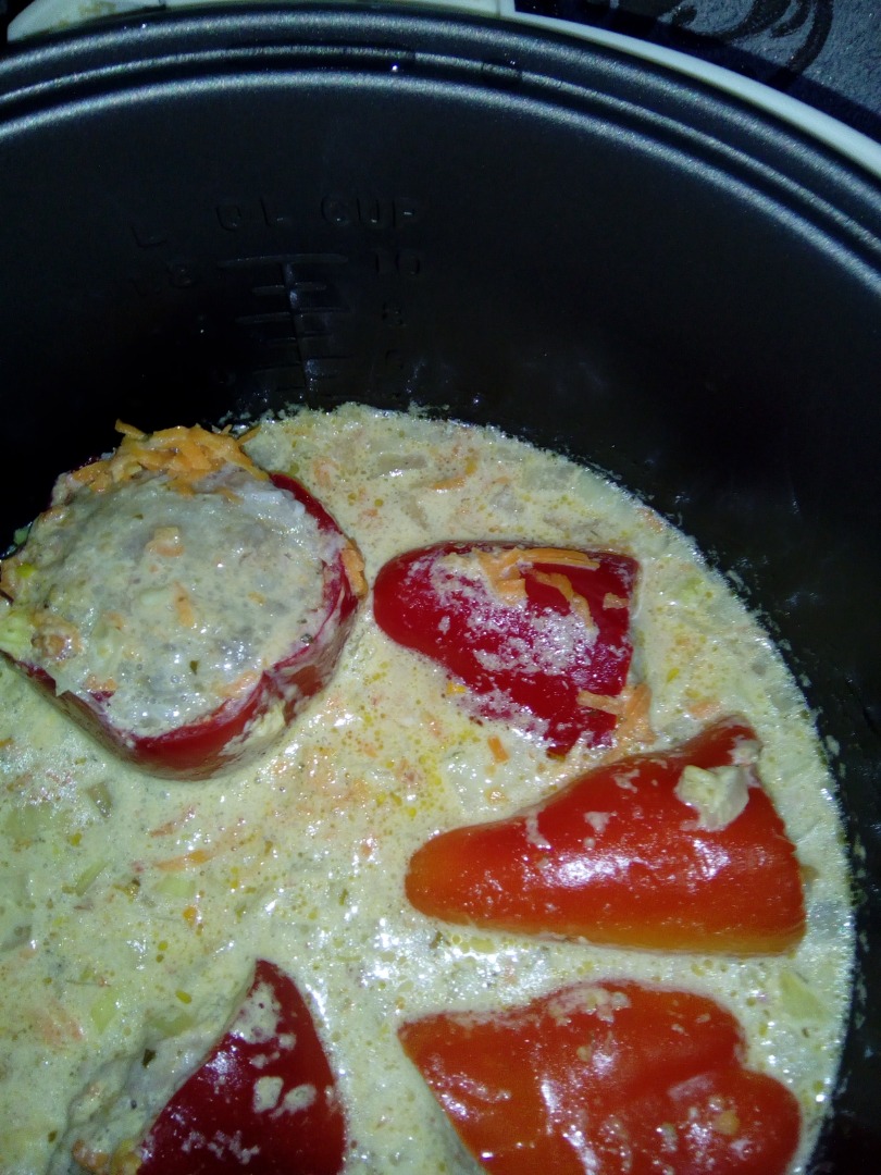 Перчик фаршированный в сливочном соусе