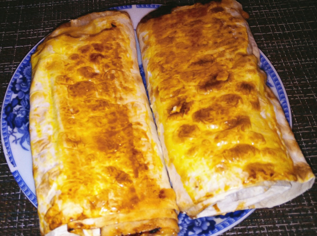Пирог из лаваша с творогом и сыром в мультиварке — рецепт с фото