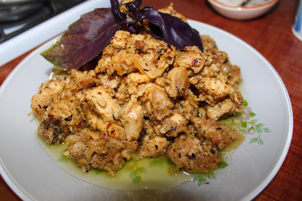 Куриное филе с грецкими орехами – кулинарный рецепт