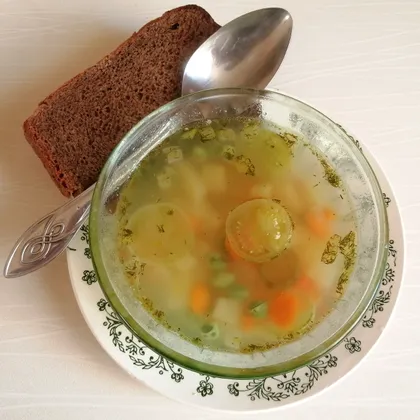 Овощной суп с зелёными томатами и сладким горошком