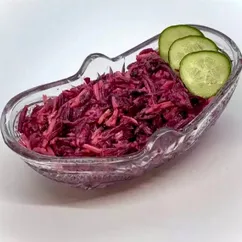 Салат из свёклы с черносливом и сыром