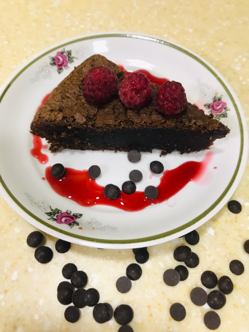 Очень шоколадный итальянский брауни с миндальной мукой