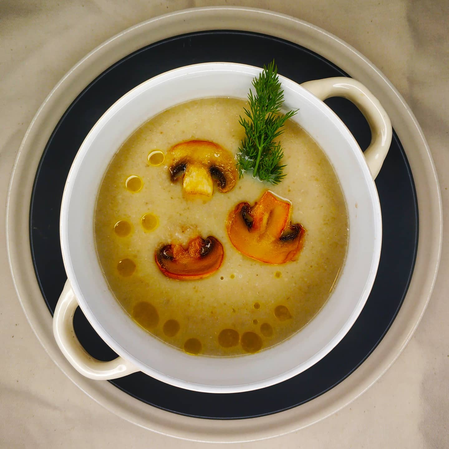 Грибной суп с макаронами на мясном бульоне - рецепт с фото