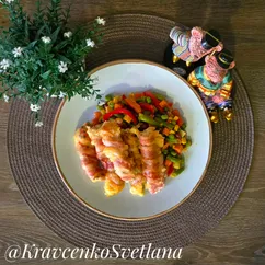 Куриные рулетики в беконе