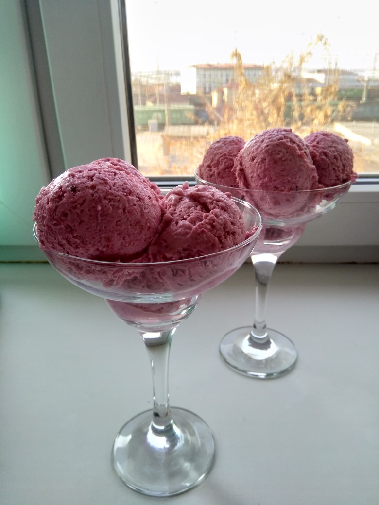 Малиновое мороженое