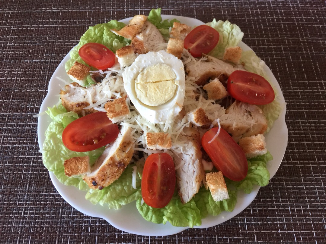 Мой «Цезарь» с курицей и грибами