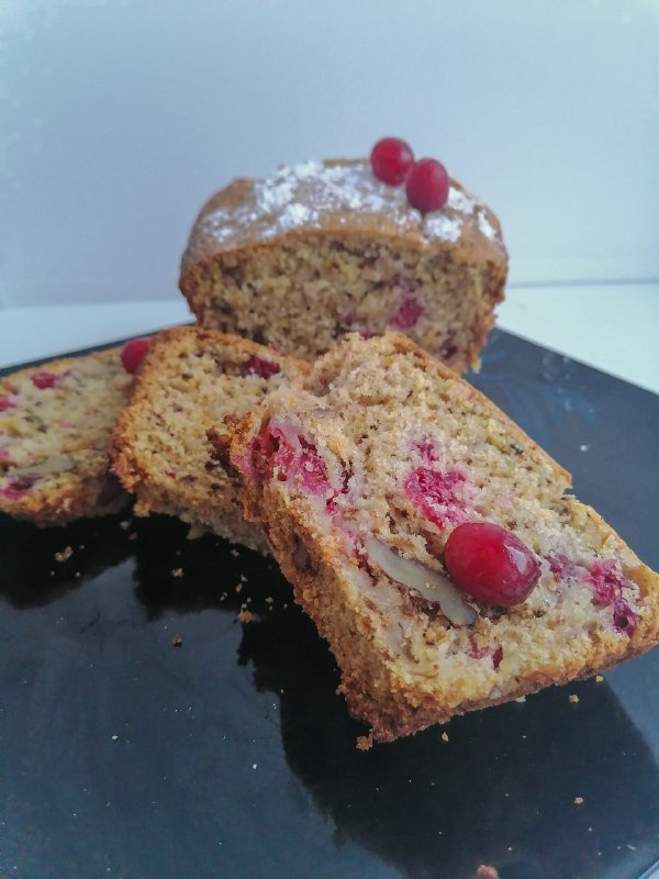 Клюквенно-апельсиновый кекс с орехами