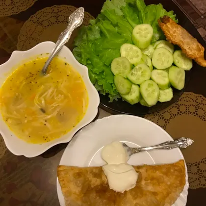Куриный суп+татарские чебуреки+овощи-к празднику 🙃👏