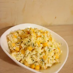 Салат из цветной капусты и кукурузы