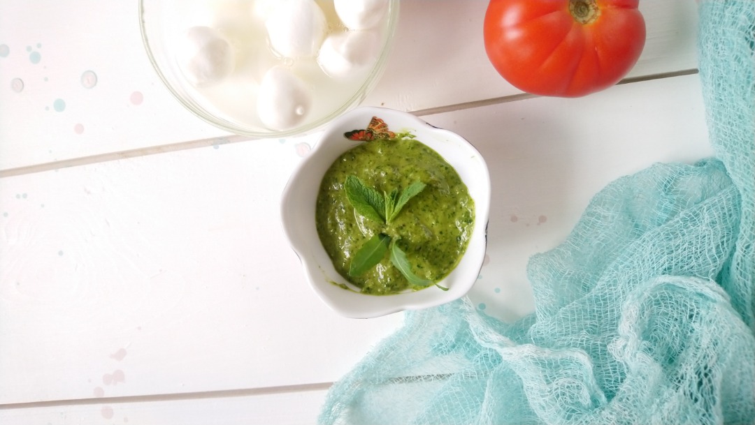 Песто из руколы с фисташками