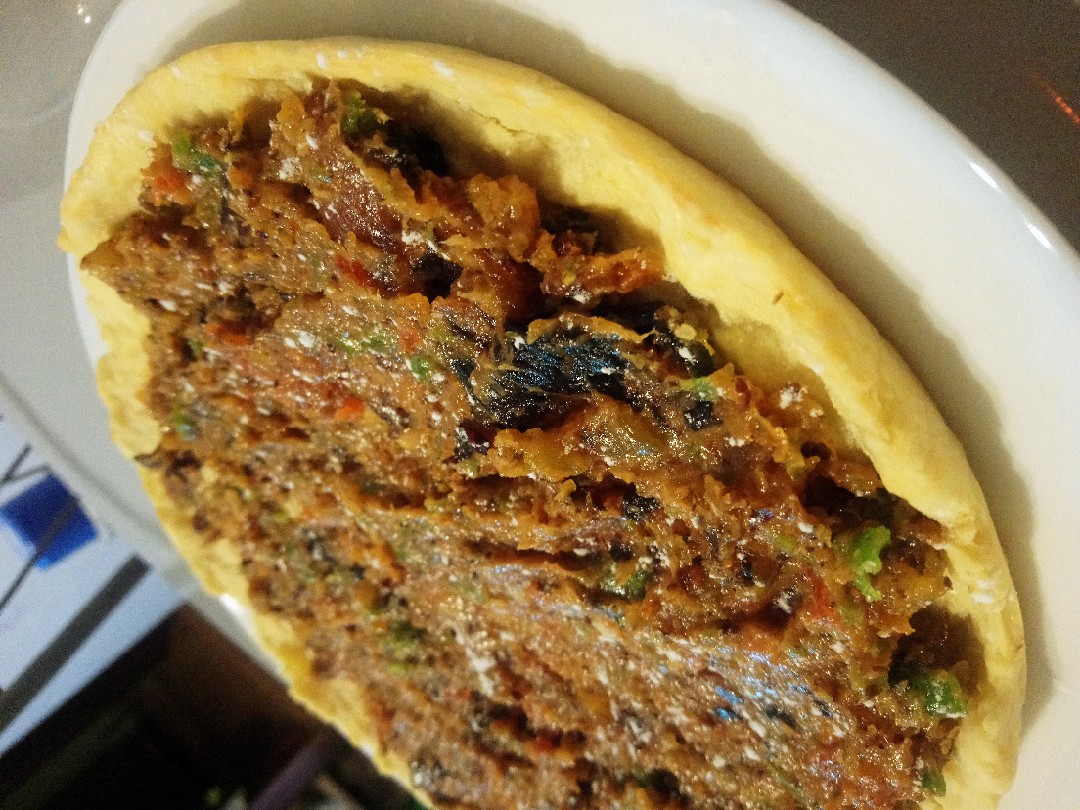 Сухофрукты с мёдом на песочном тесте