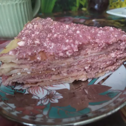 Блинный торт с творогом и лесной клубникой